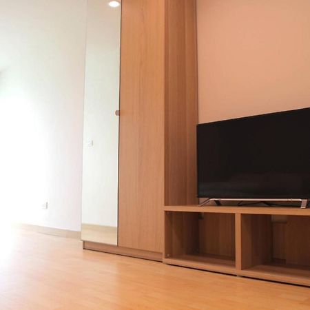 Апартаменты Live Like A Local In Ekkamai Бангкок Экстерьер фото